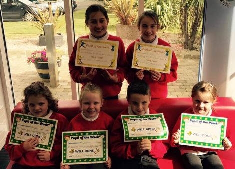 Happy faces all round as Hannah, Kayla, Emily, Leo, Caitlín and Shannon won the Pupil of the Week awards this week.